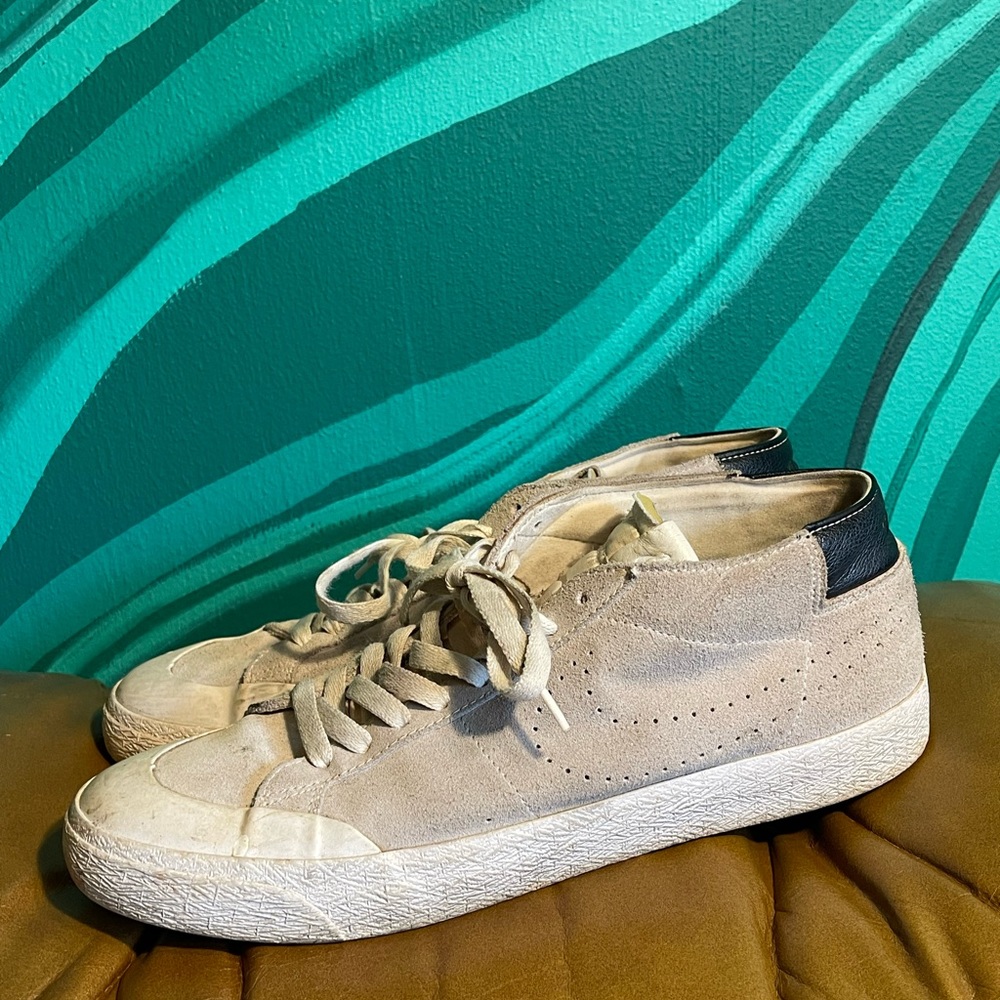 Nike SB Zoom Blazer Chukka XT
Beige Suede Men's Shoes Size 11